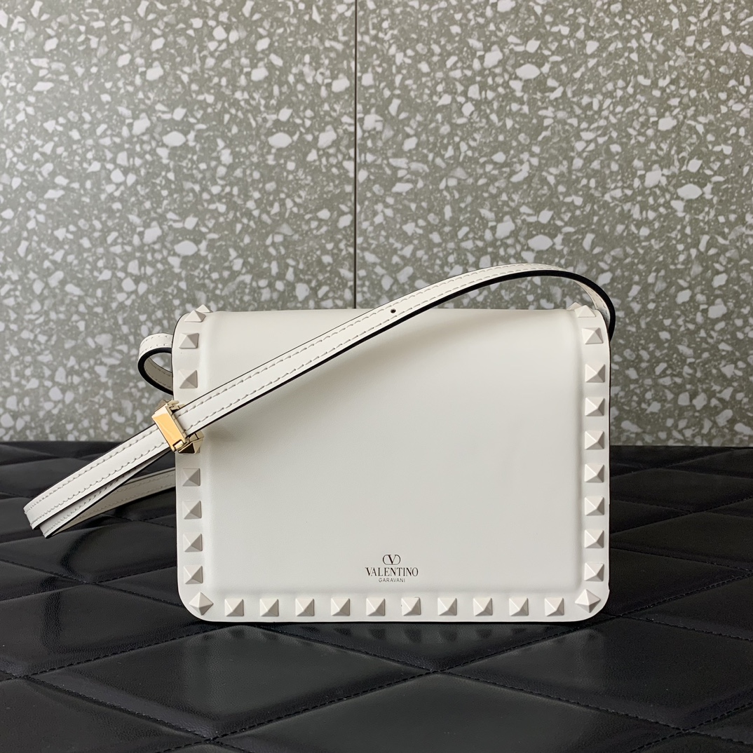 Valentino Garavani Rockstud Small Shoulder Bag in Ivory Smooth Leather